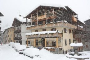 Отель Albergo Centrale, Форни-Ди-Сопра